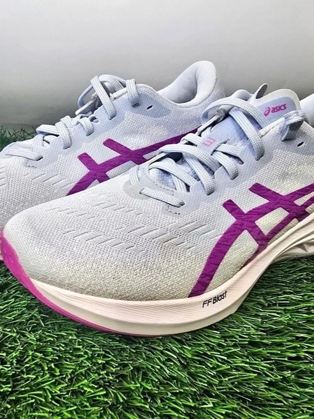 ASICS DYNABLAST Women's Athletic Shoes US 8.5 Like New